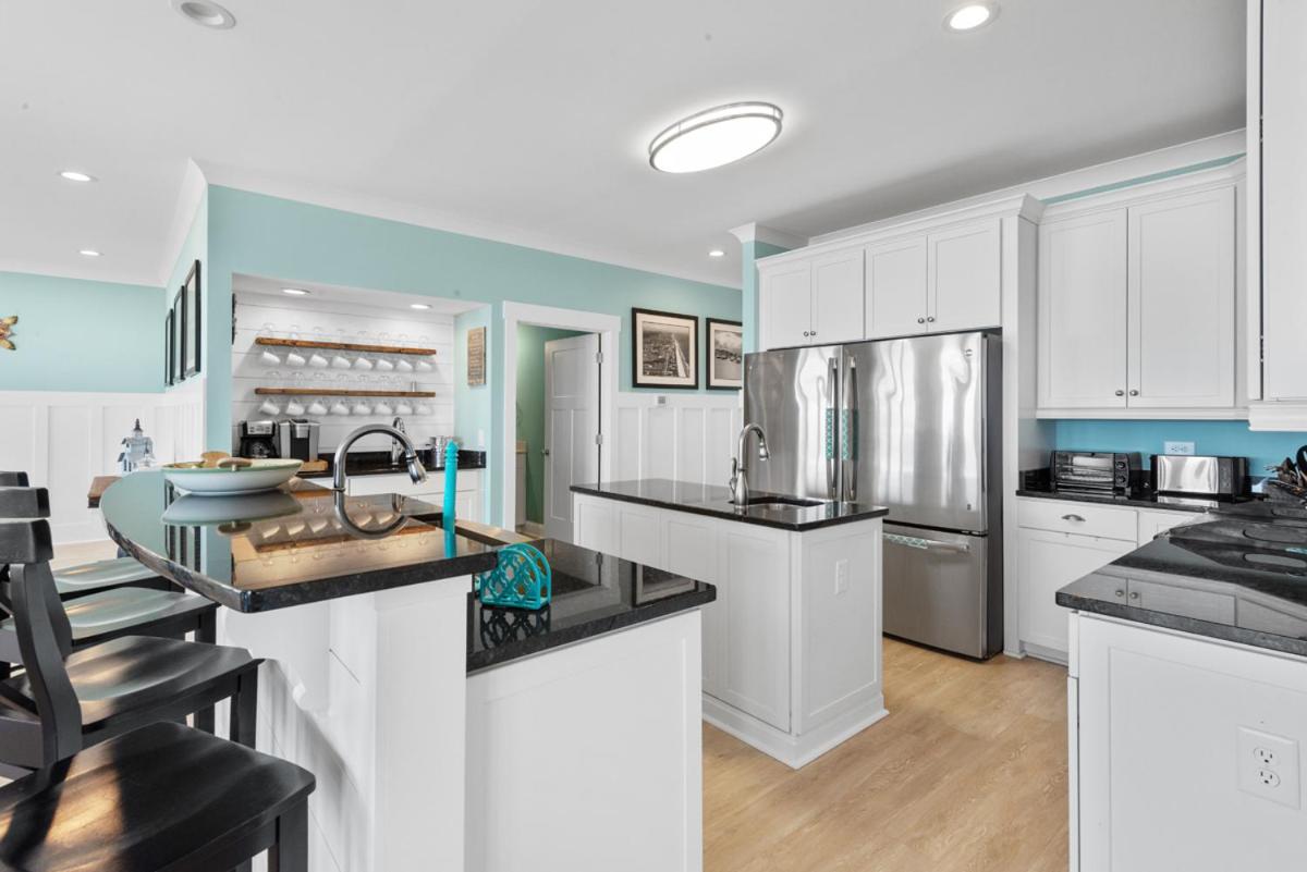 Cherry Grove Oceanfront 6BR • Heated Pool Opt • Elevator • GameRm • Pvt Walkover • Annual Tradition