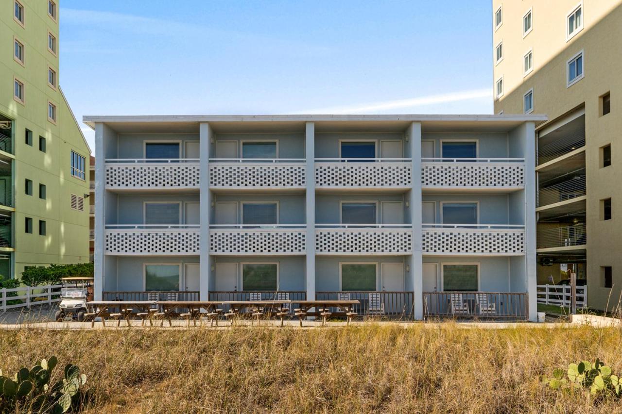 Oceanfront 3BR • Balcony Views • Dog Friendly • Blue Mist 202 view 3