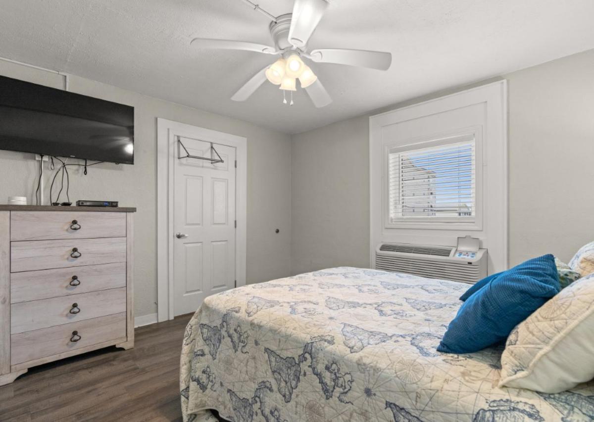 Oceanfront 3BR • Third-Floor Views • Dog Friendly • Blue Mist 301 • Cherry Grove NMB view 5