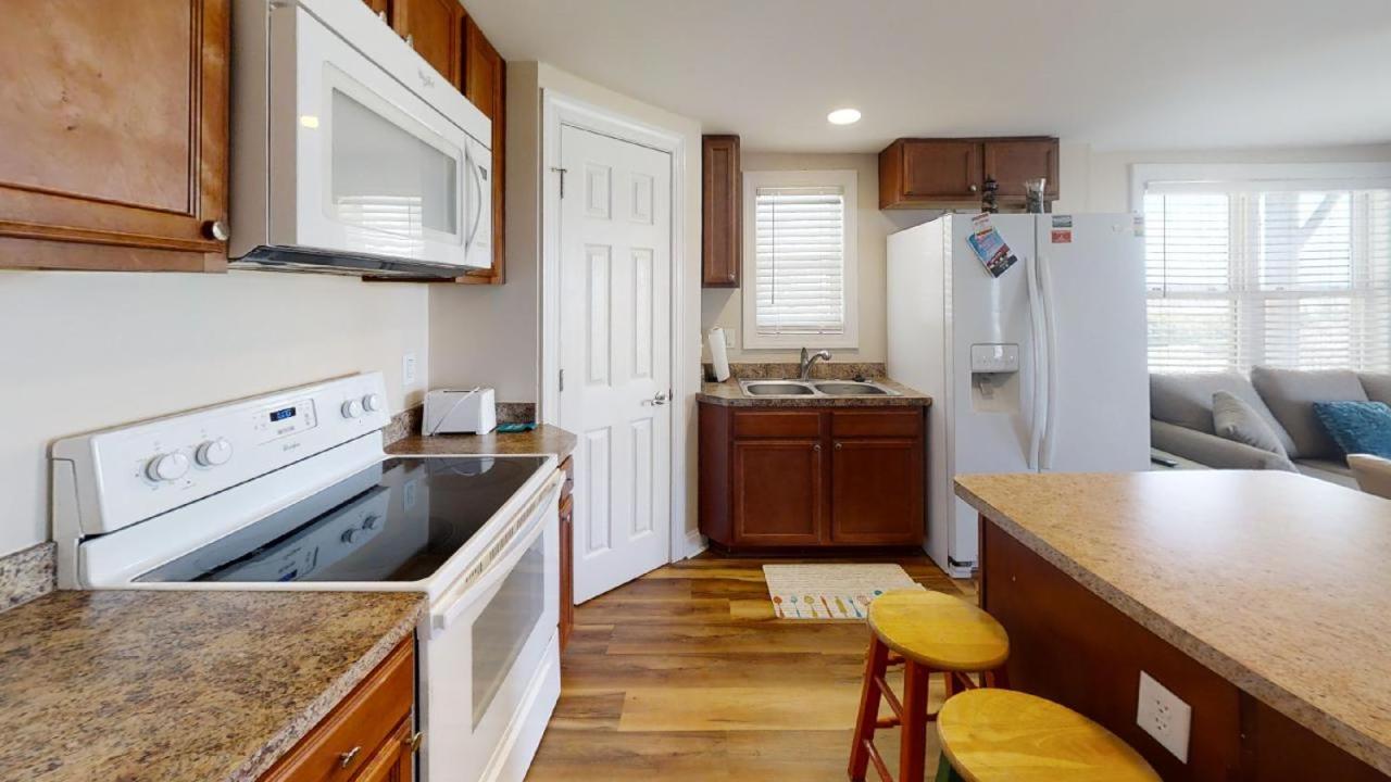 Summer Days – Down Oceanfront 2BR Duplex • Steps to Sand • Cherry Grove view 2