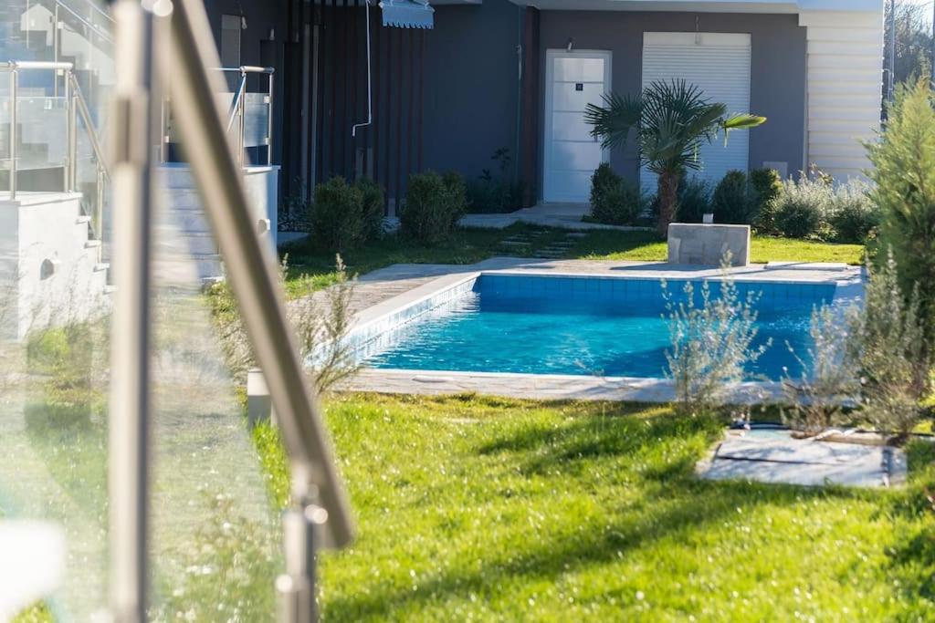 Ofrynio luxury apartment & pool3 view 4