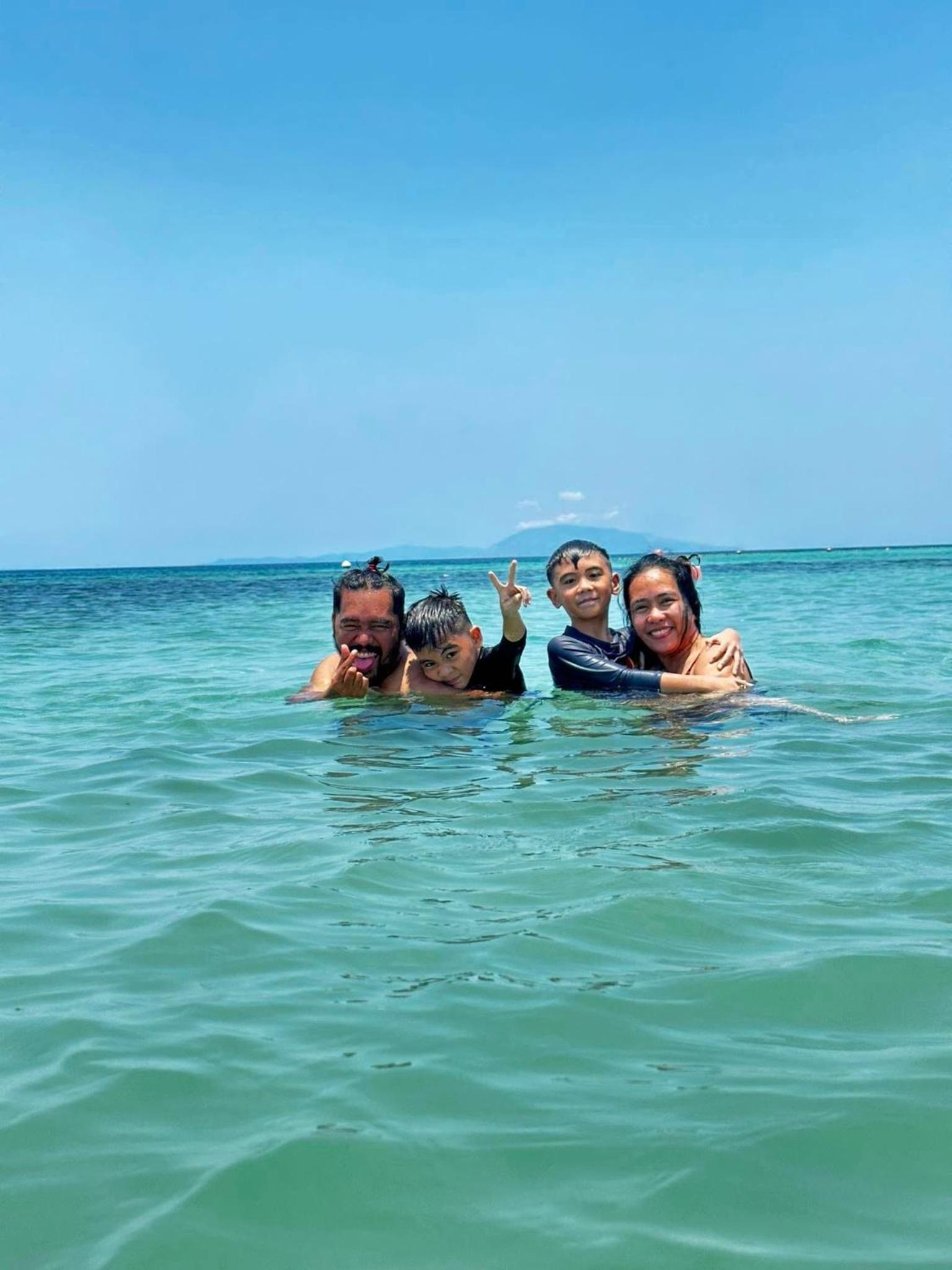 Beach Front Calatagan Apartelle