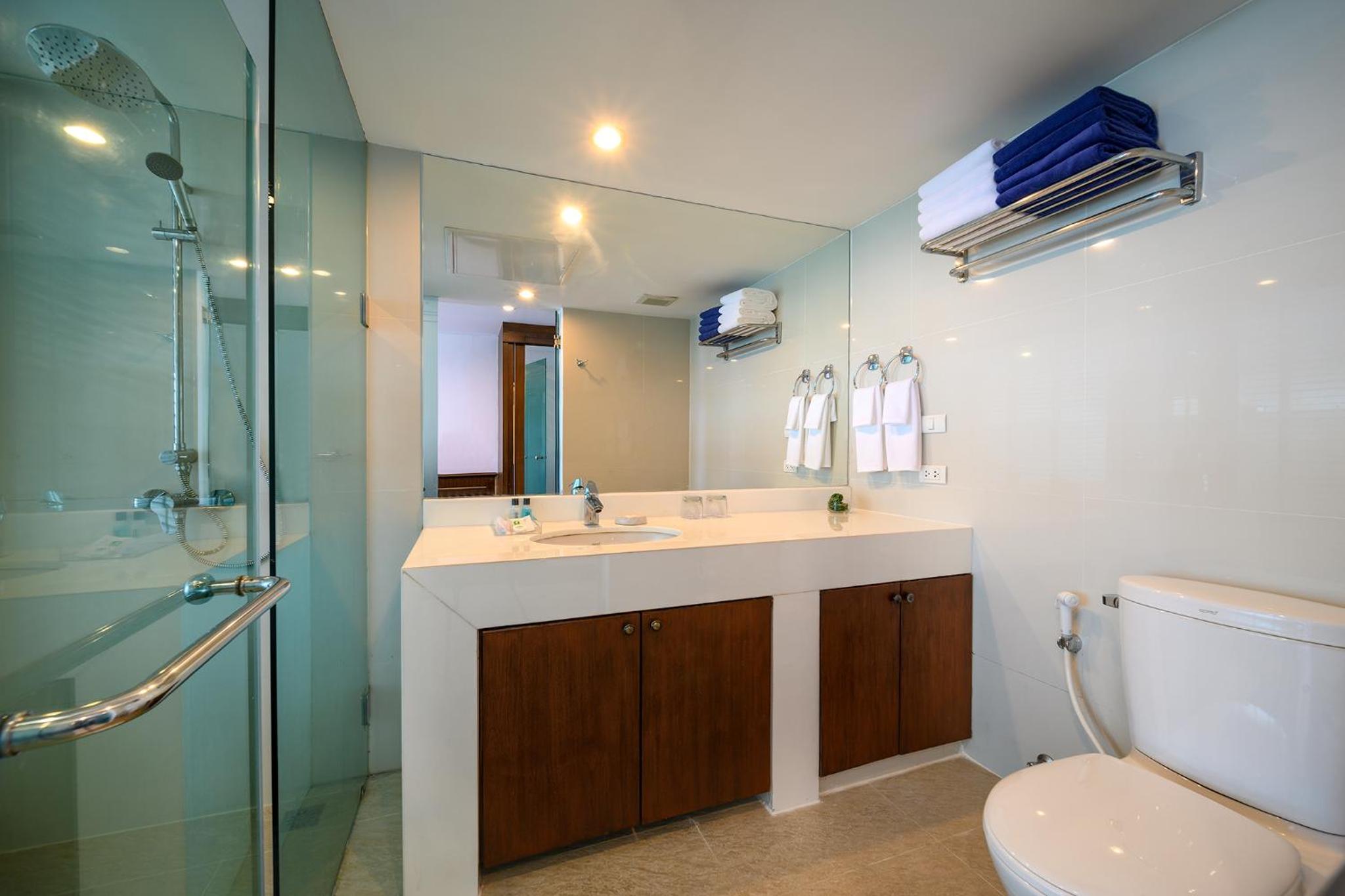 Andaman Beach Suites Hotel, Patong Phuket — photo 78