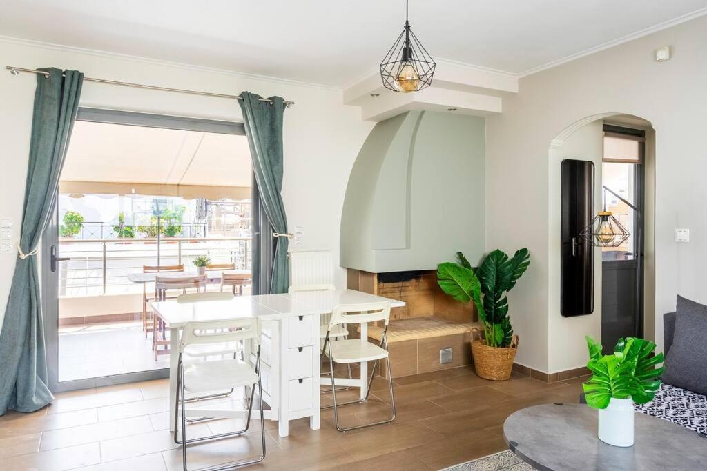 Comfort 1BR apt with amazing balcony at Piraeus photo 3