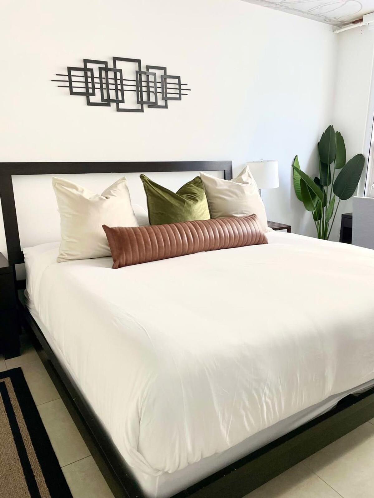 City Condo in Midtown Wynwood with pool and parking