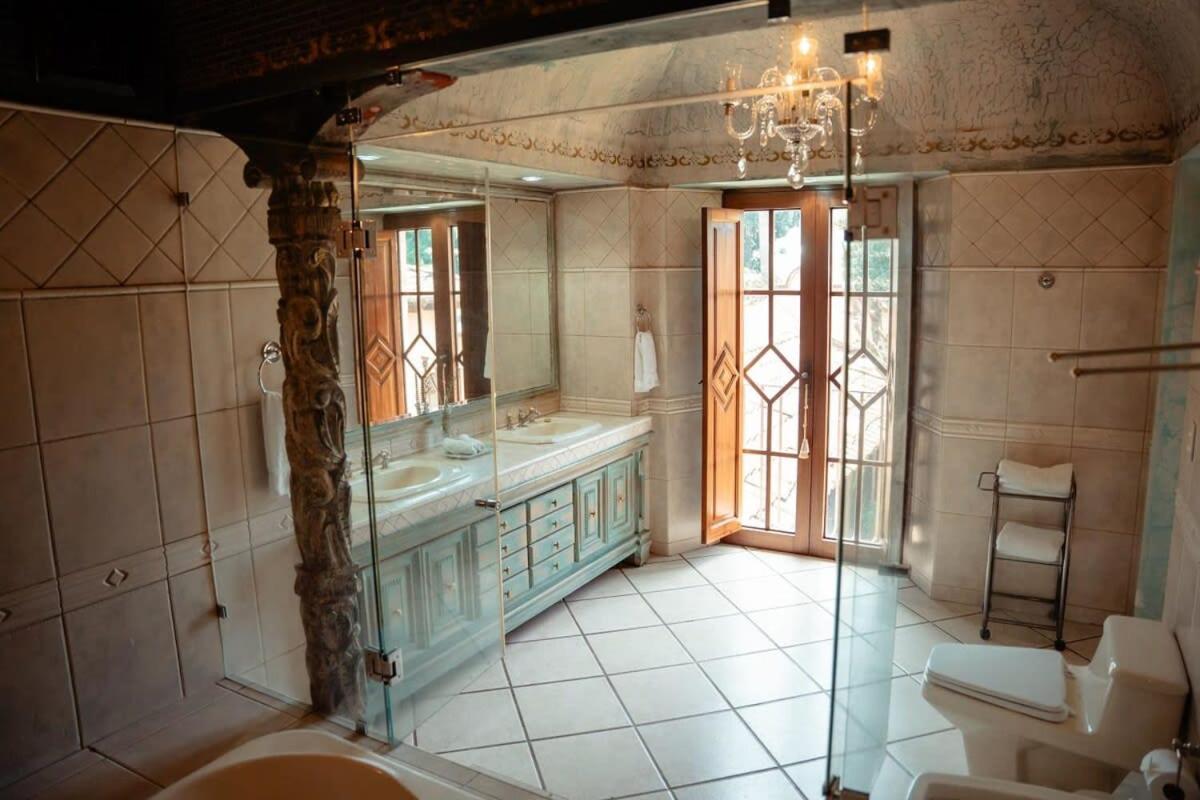 Posada de Los Leones Main 5BR view 3
