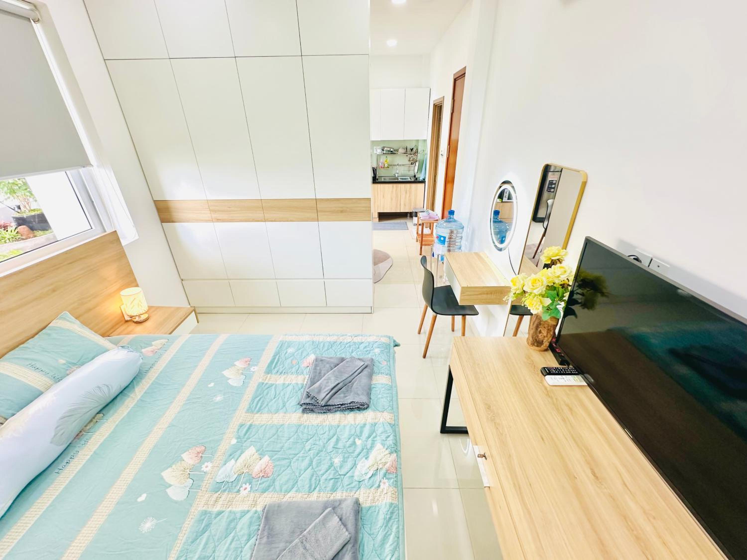 Spacious penthouse near Landmark 81