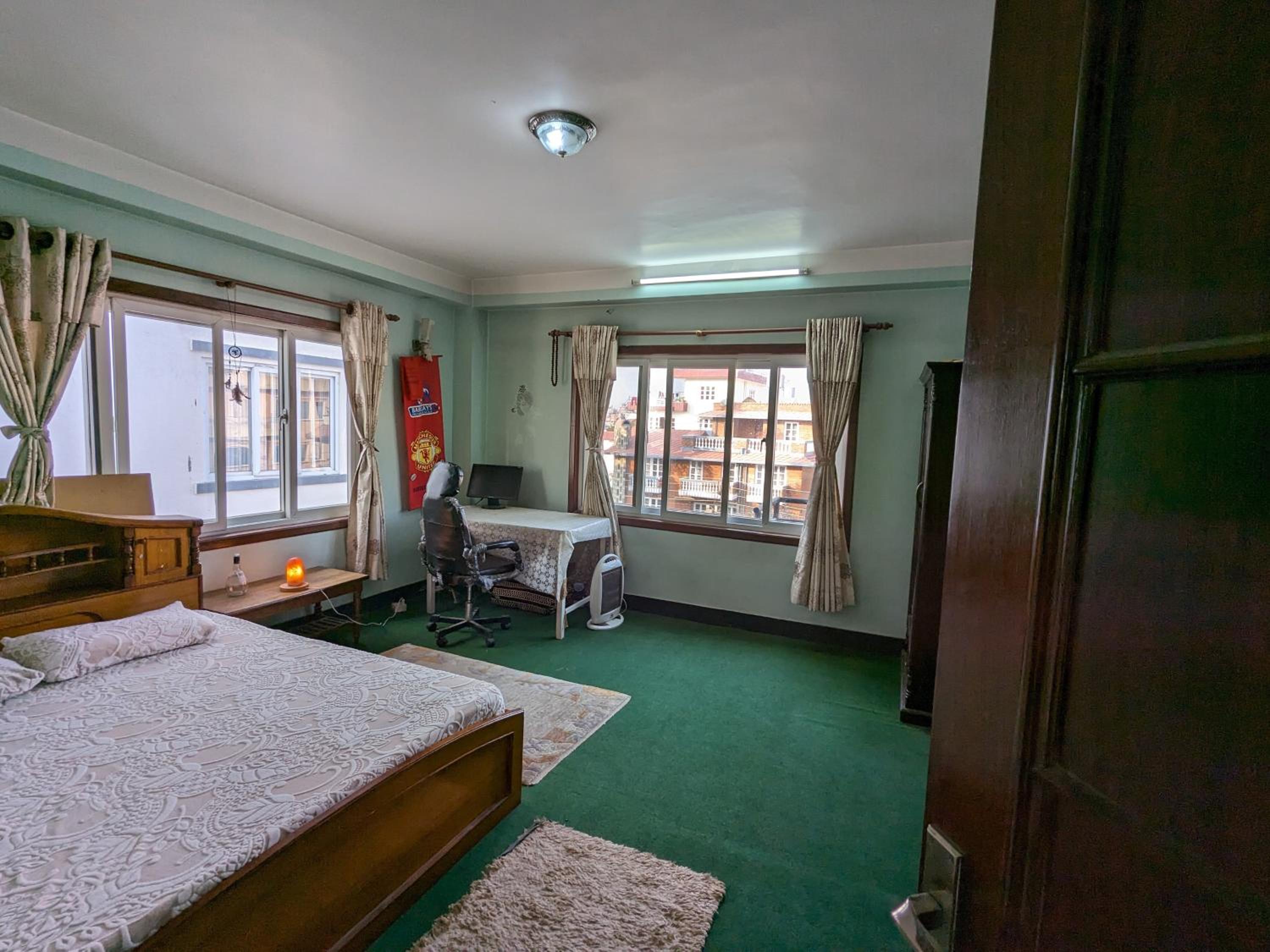 Photo 6