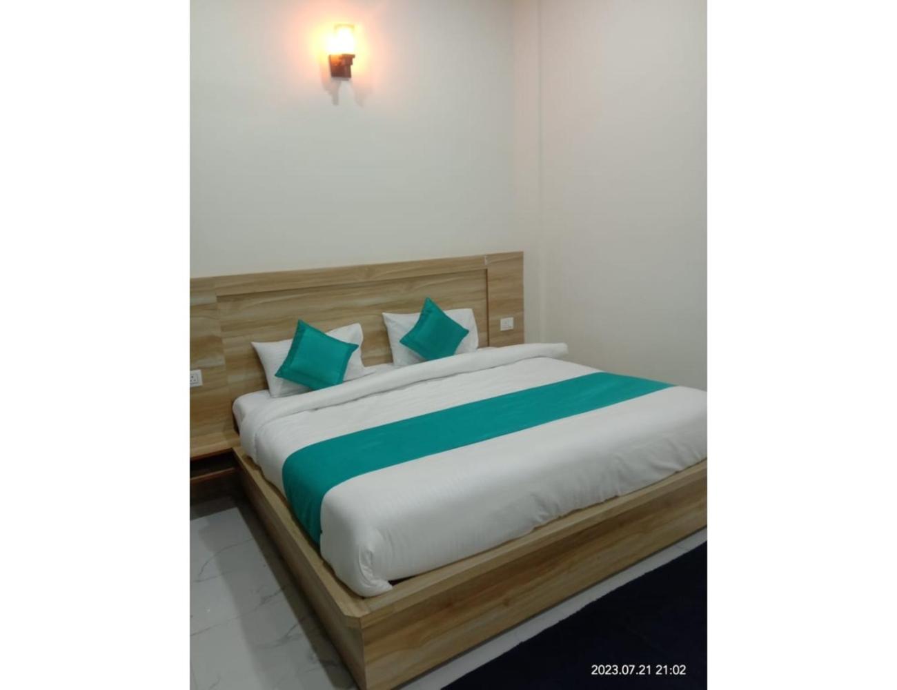 Hotel The Narendra Orchid, Phata