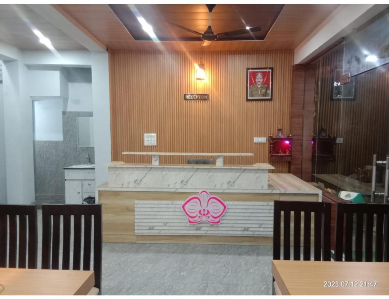 Hotel The Narendra Orchid, Phata