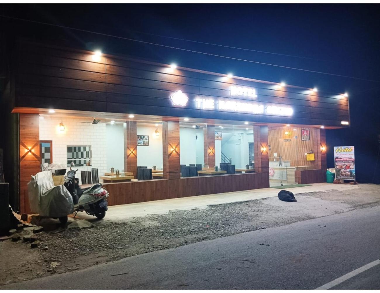 Hotel The Narendra Orchid, Phata