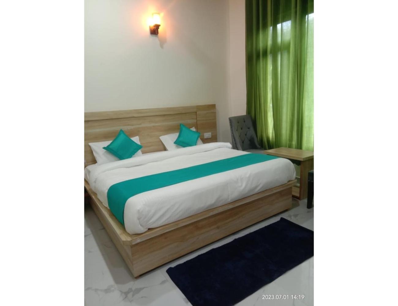 Hotel The Narendra Orchid, Phata