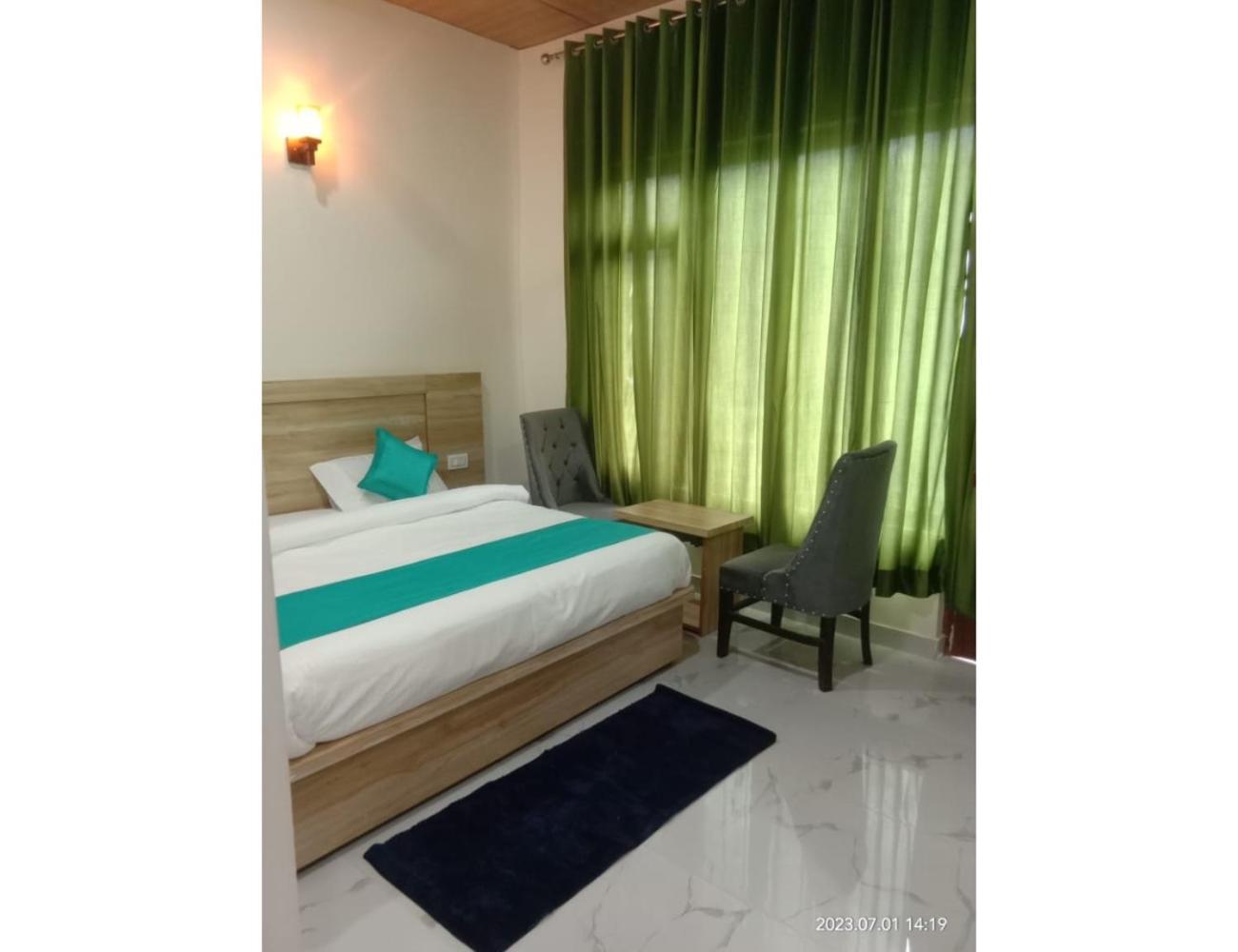 Hotel The Narendra Orchid, Phata
