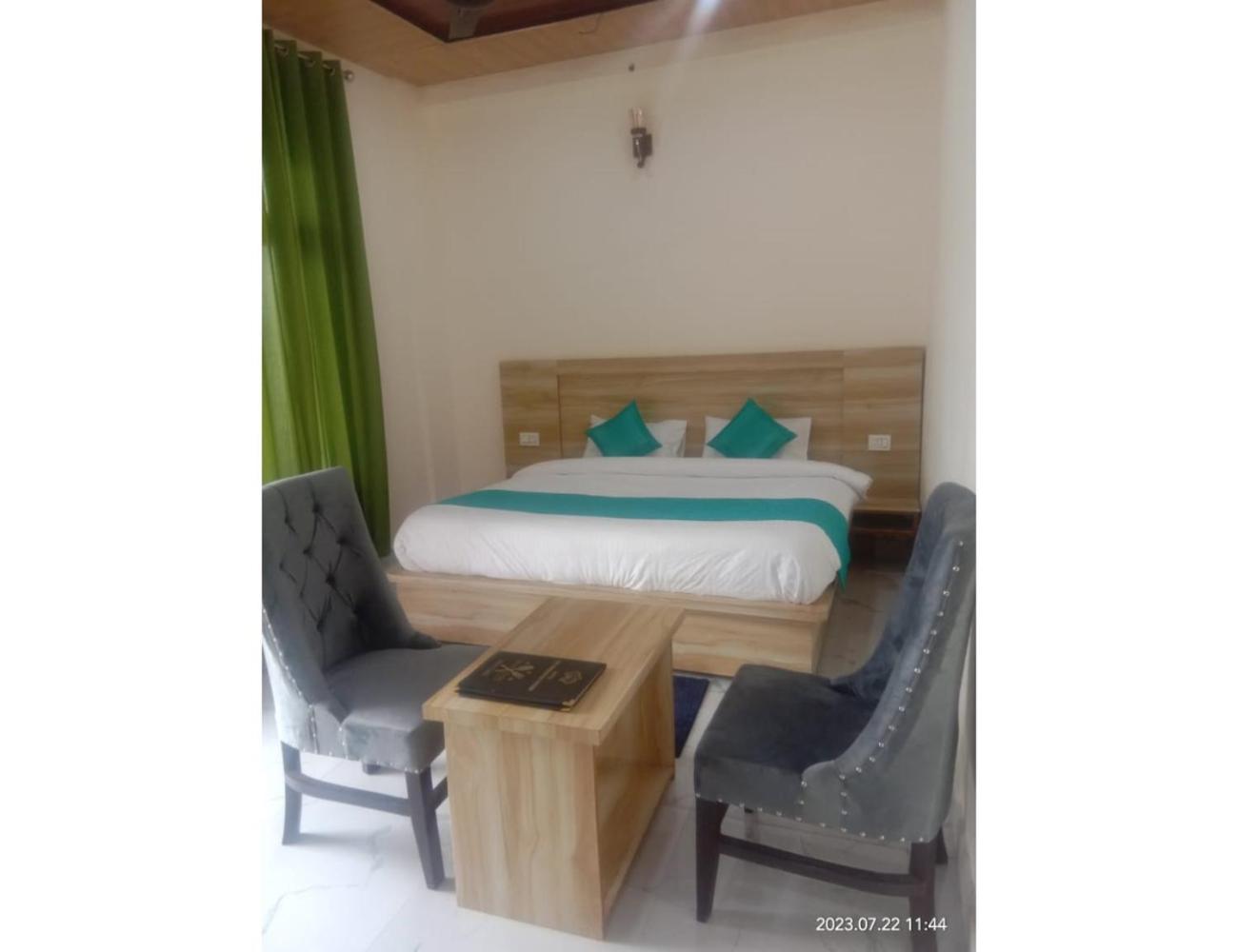 Hotel The Narendra Orchid, Phata