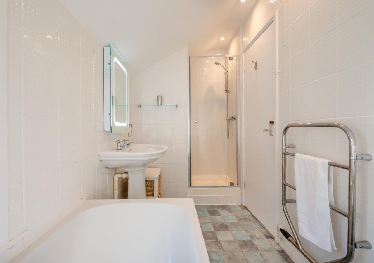 2 Bed in St Ives oc-chyr03 view 2