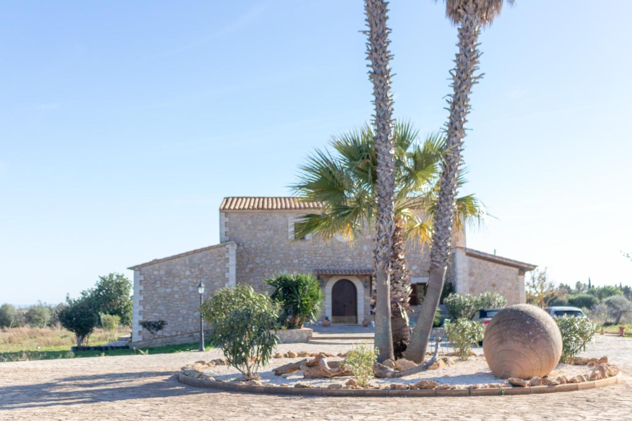Idyllische Natur-Finca mit 12m Pool & Meerblick