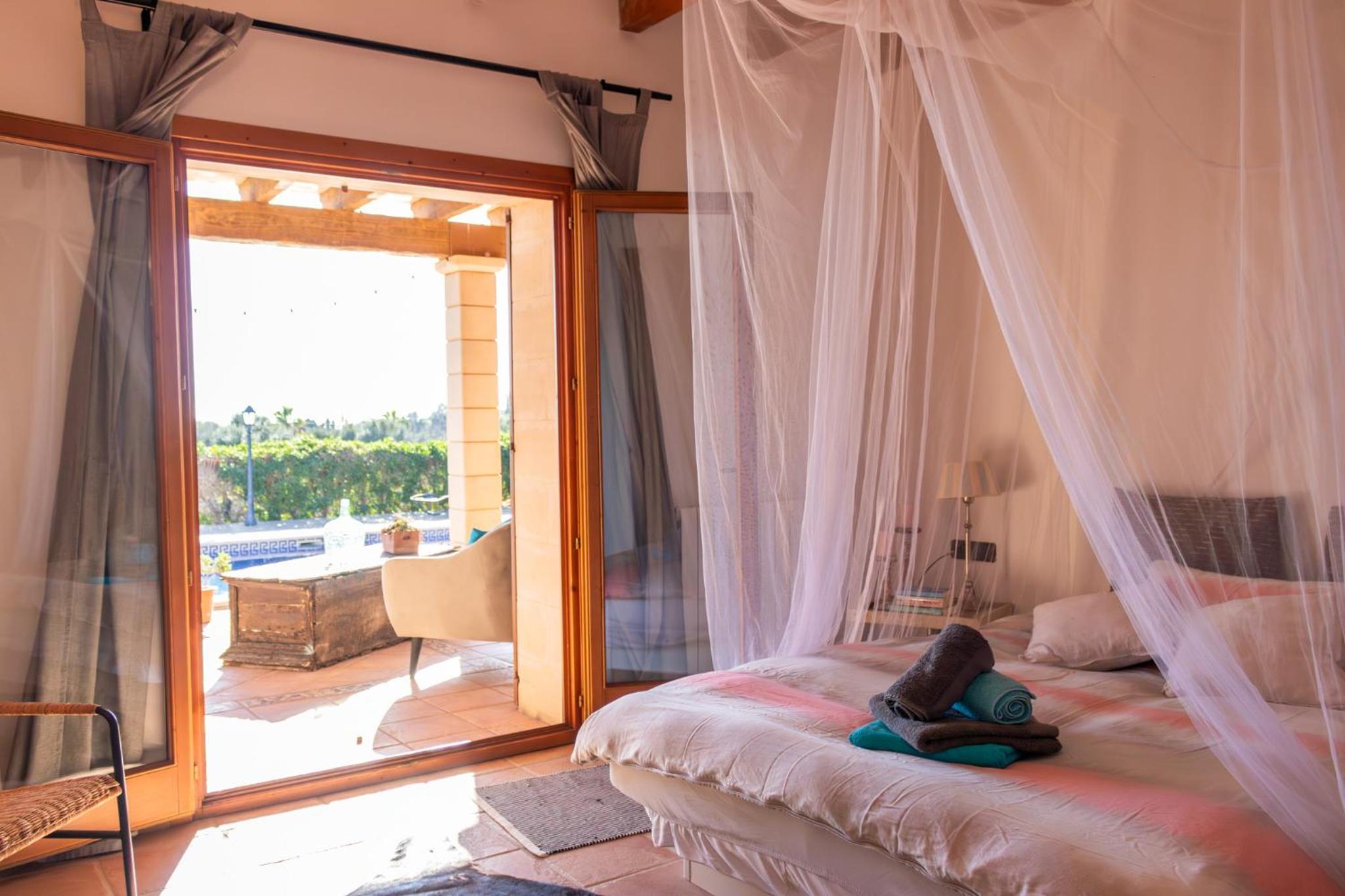 Idyllische Natur-Finca mit 12m Pool & Meerblick