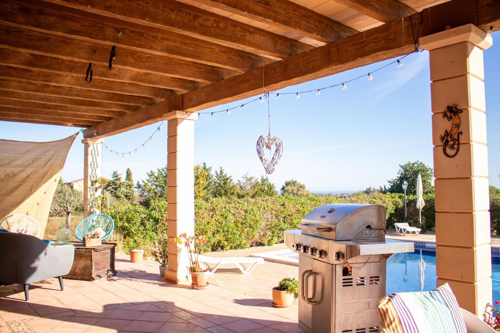 Idyllische Natur-Finca mit 12m Pool & Meerblick