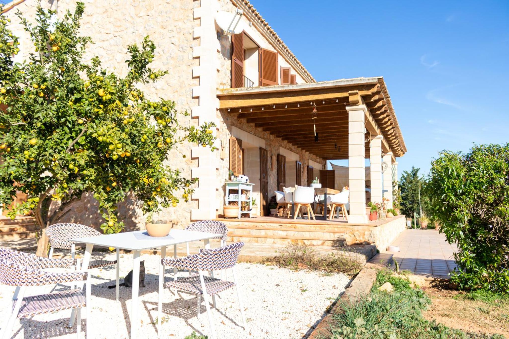 Idyllische Natur-Finca mit 12m Pool & Meerblick