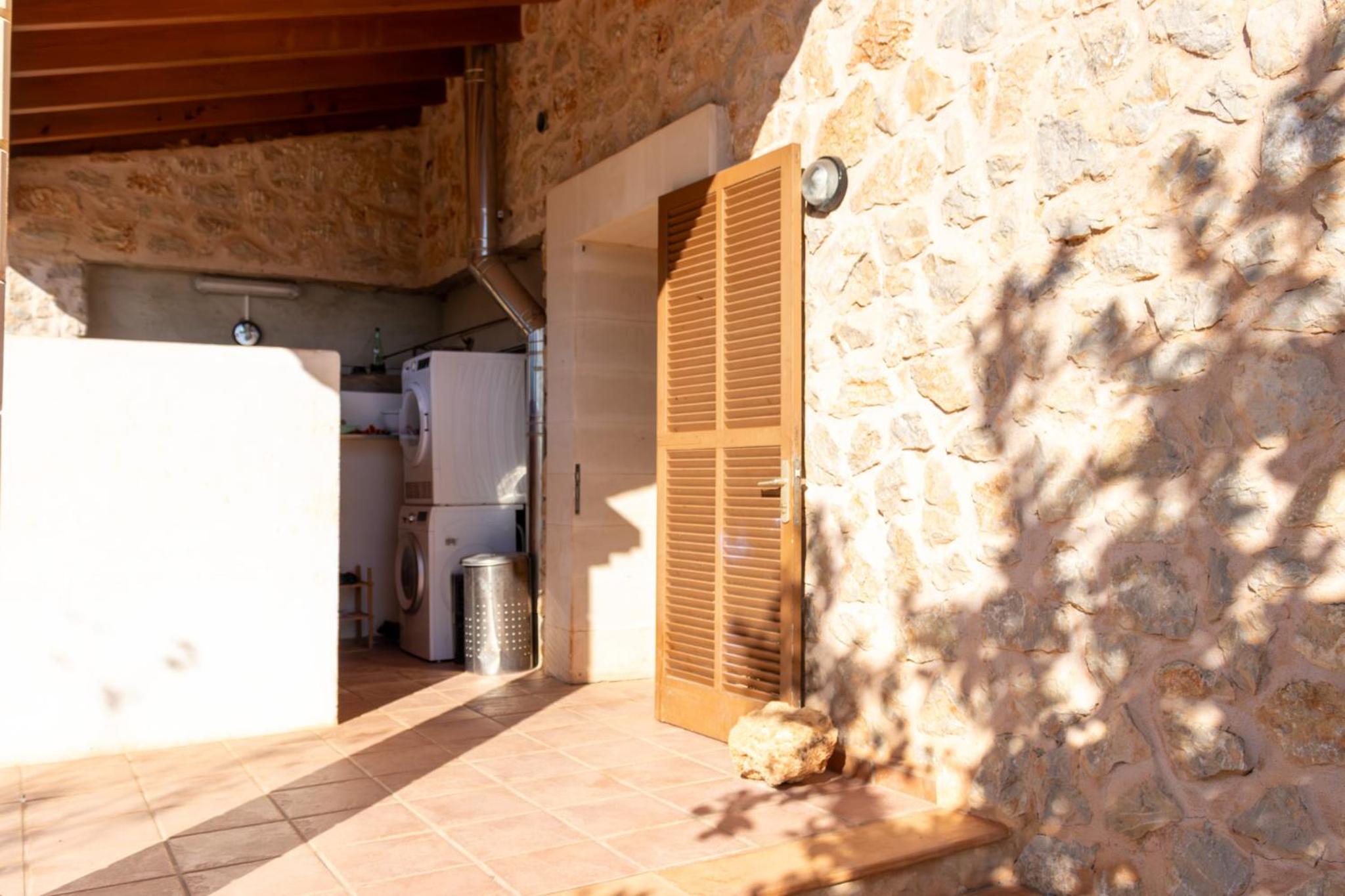 Idyllische Natur-Finca mit 12m Pool & Meerblick
