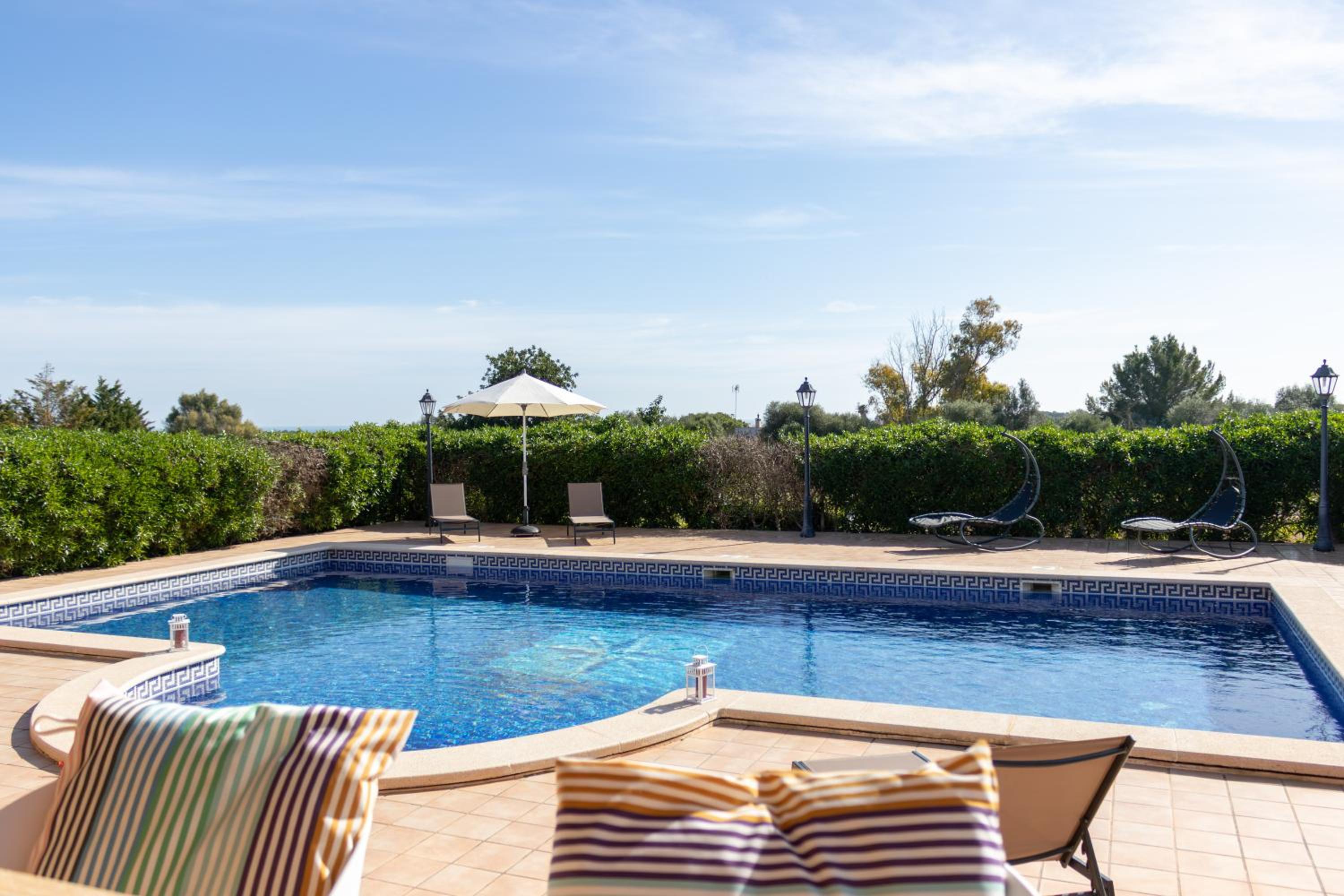 Idyllische Natur-Finca mit 12m Pool & Meerblick