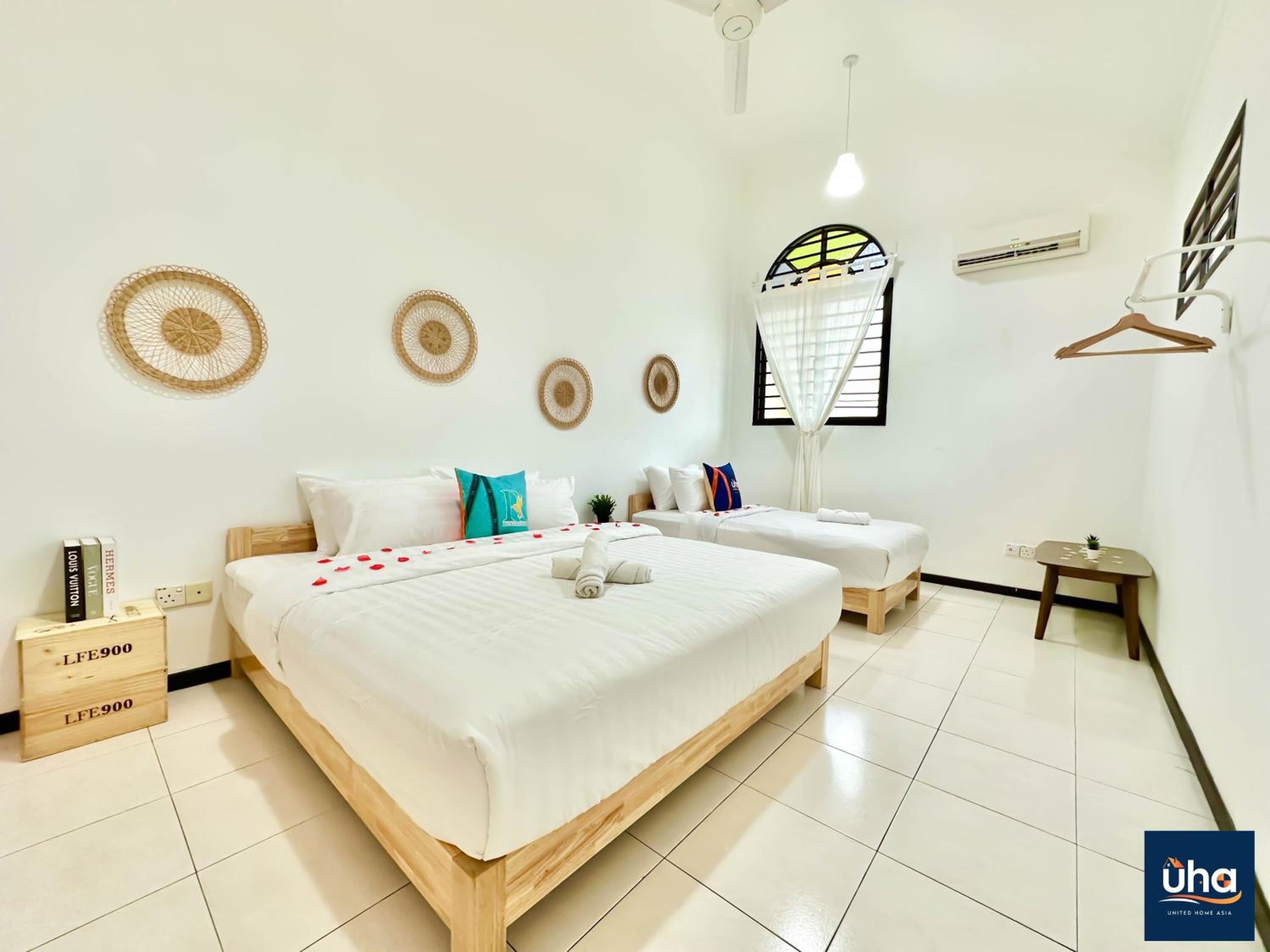 Boho Bliss. Taman Molek @ 4 Bed,2 Bath Near Jusco Tebrau