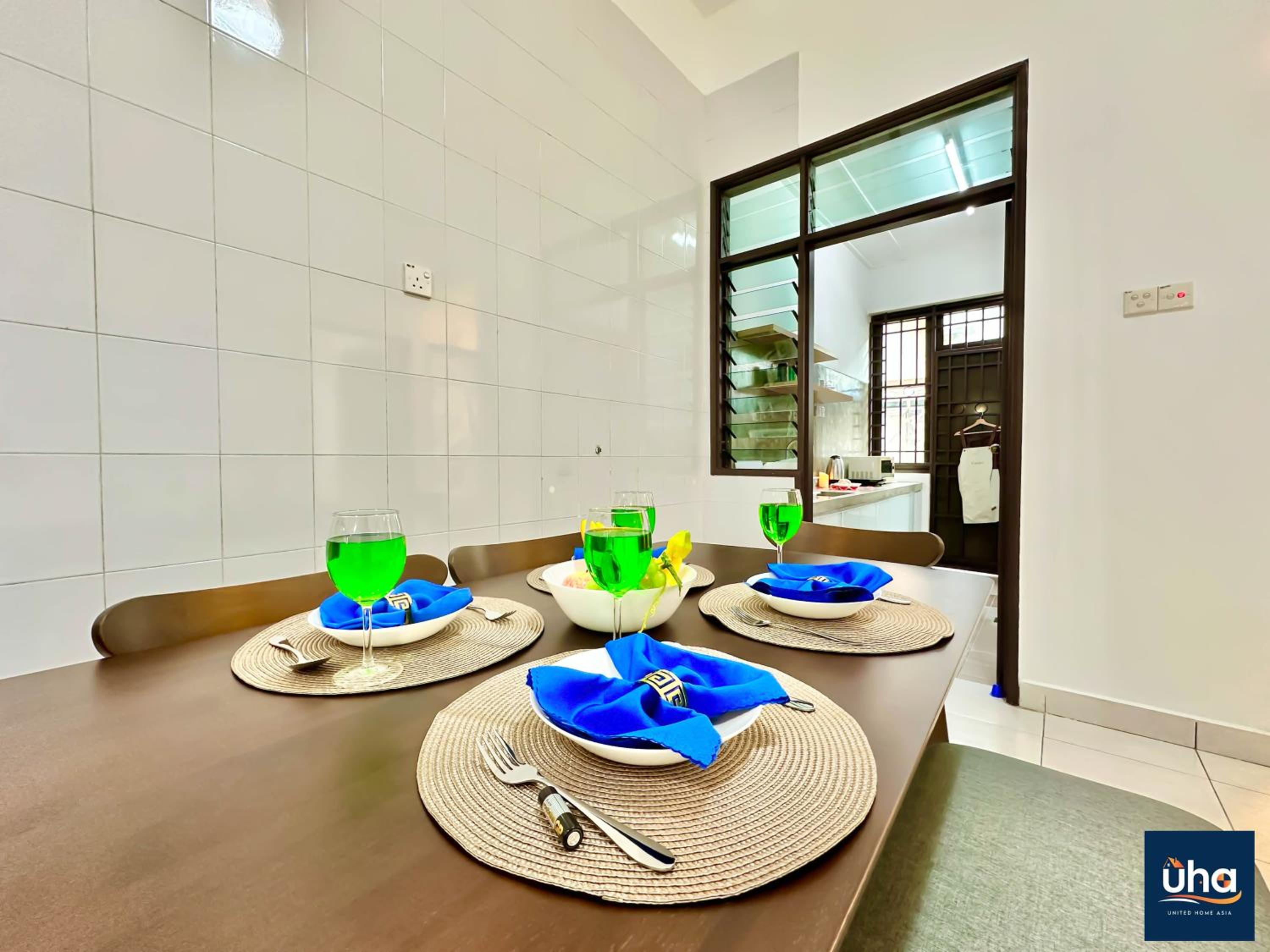 Boho Bliss. Taman Molek @ 4 Bed,2 Bath Near Jusco Tebrau