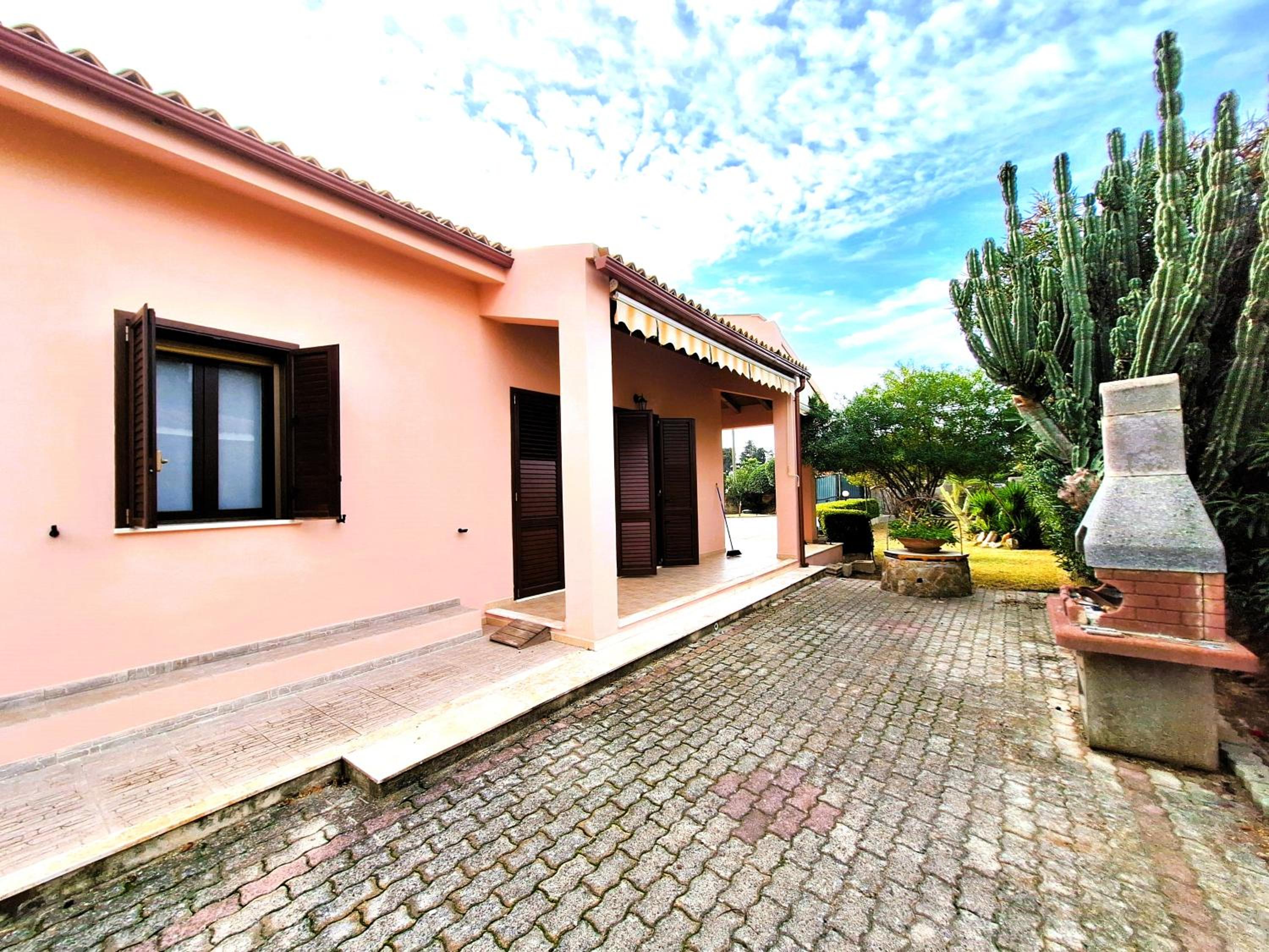 Villa del Mandorlo view 4