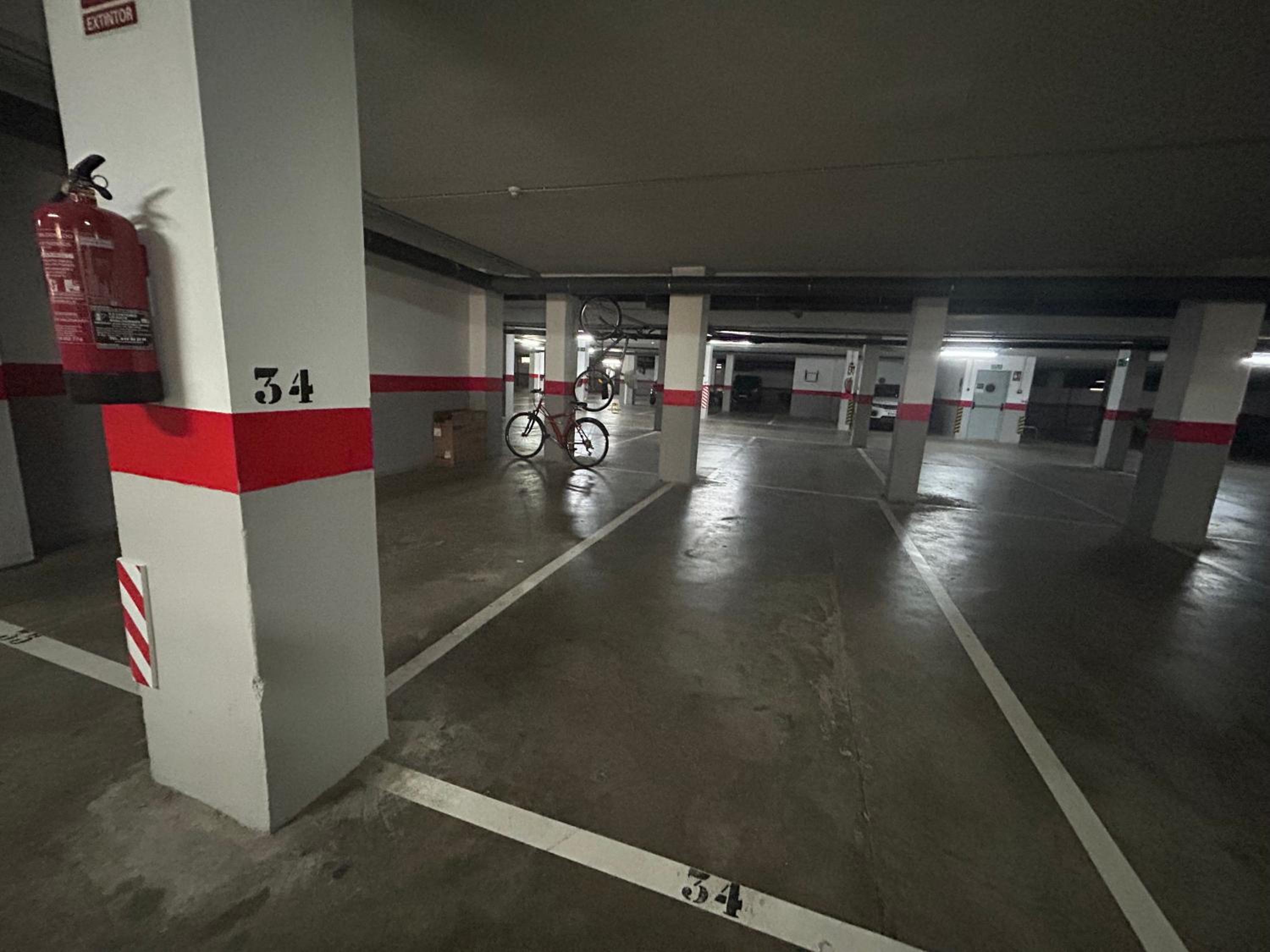 tuGuest Las Salinas Beach - Free parking