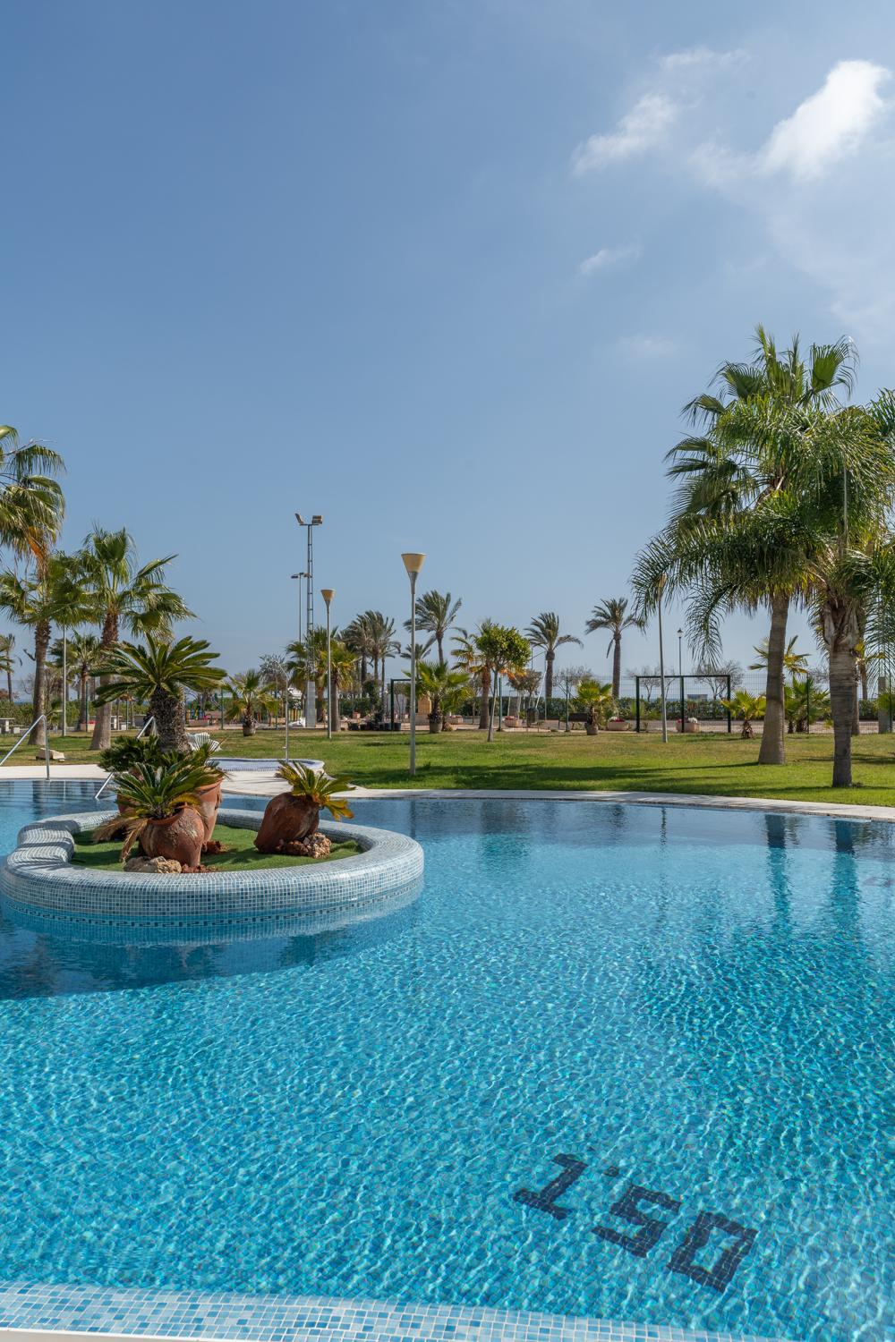 tuGuest Las Salinas Beach - Free parking