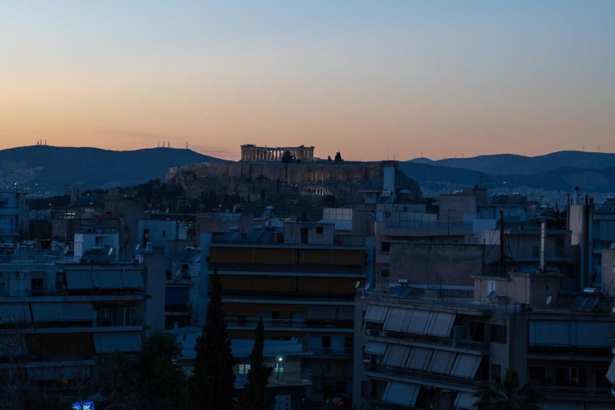 Acropolis view topfloor apartment