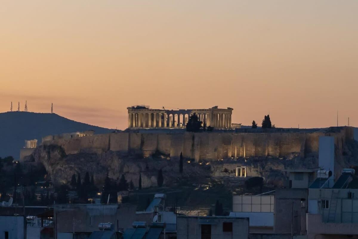 Acropolis view topfloor apartment