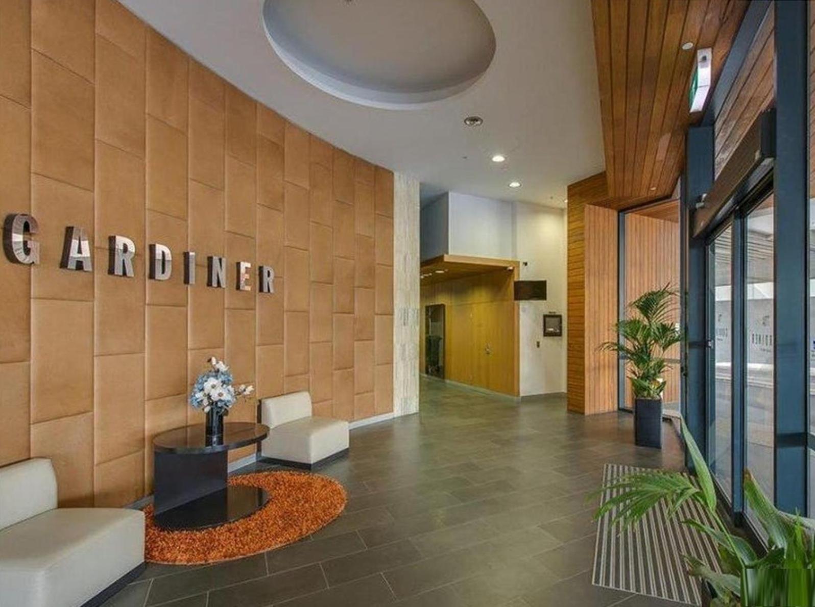 Spacious 2-bedroom suite, luxury living, with Indoor Pool, Sauna, Gym