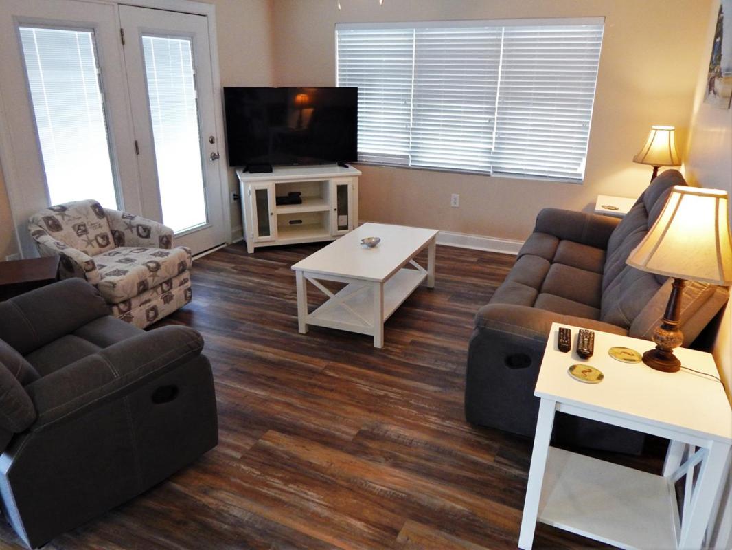 Oceanfront 3BR • Upper-Level Duplex • Porch Over the Beach Summer Days Upstairs
