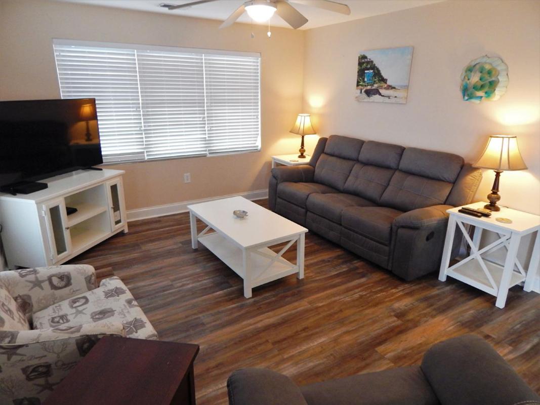 Oceanfront 3BR • Upper-Level Duplex • Porch Over the Beach Summer Days Upstairs