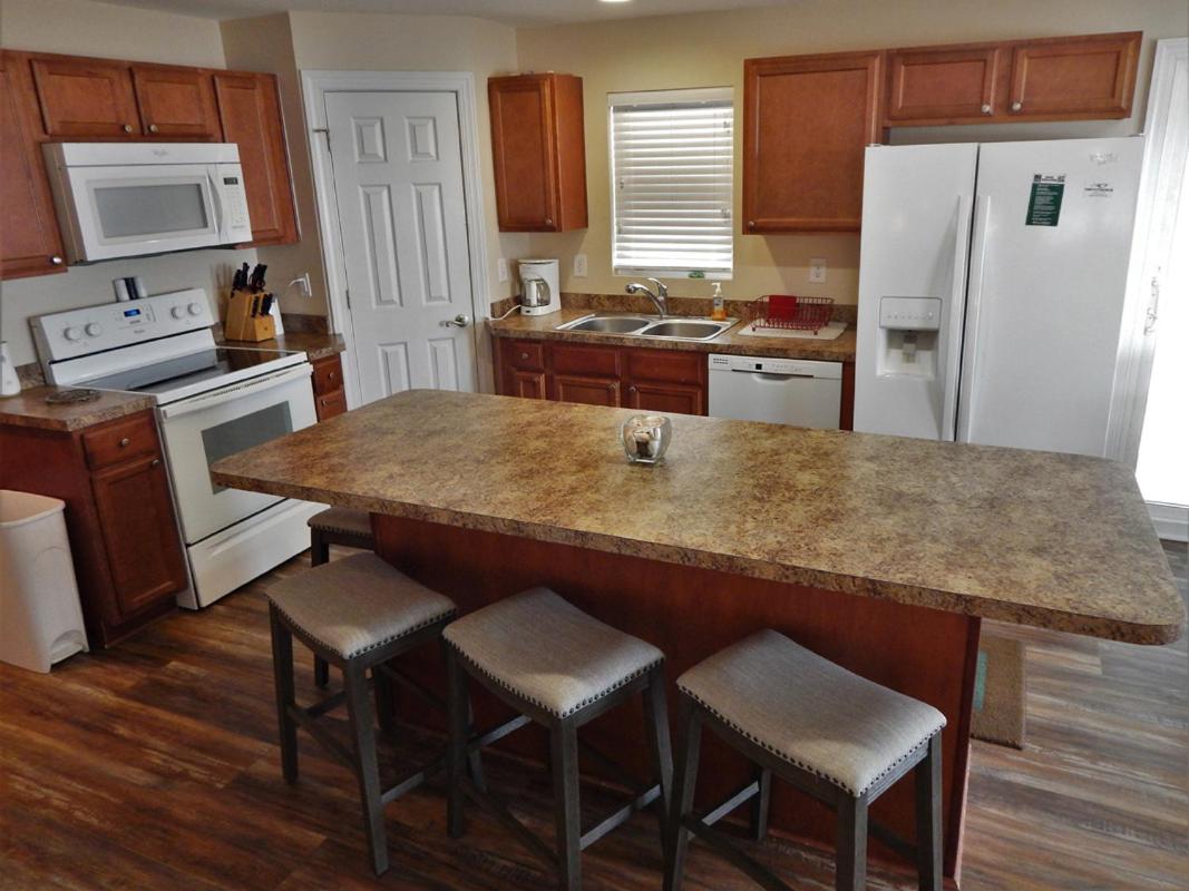 Oceanfront 3BR • Upper-Level Duplex • Porch Over the Beach Summer Days Upstairs