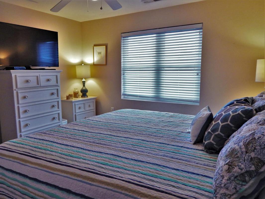 Oceanfront 3BR • Upper-Level Duplex • Porch Over the Beach Summer Days Upstairs