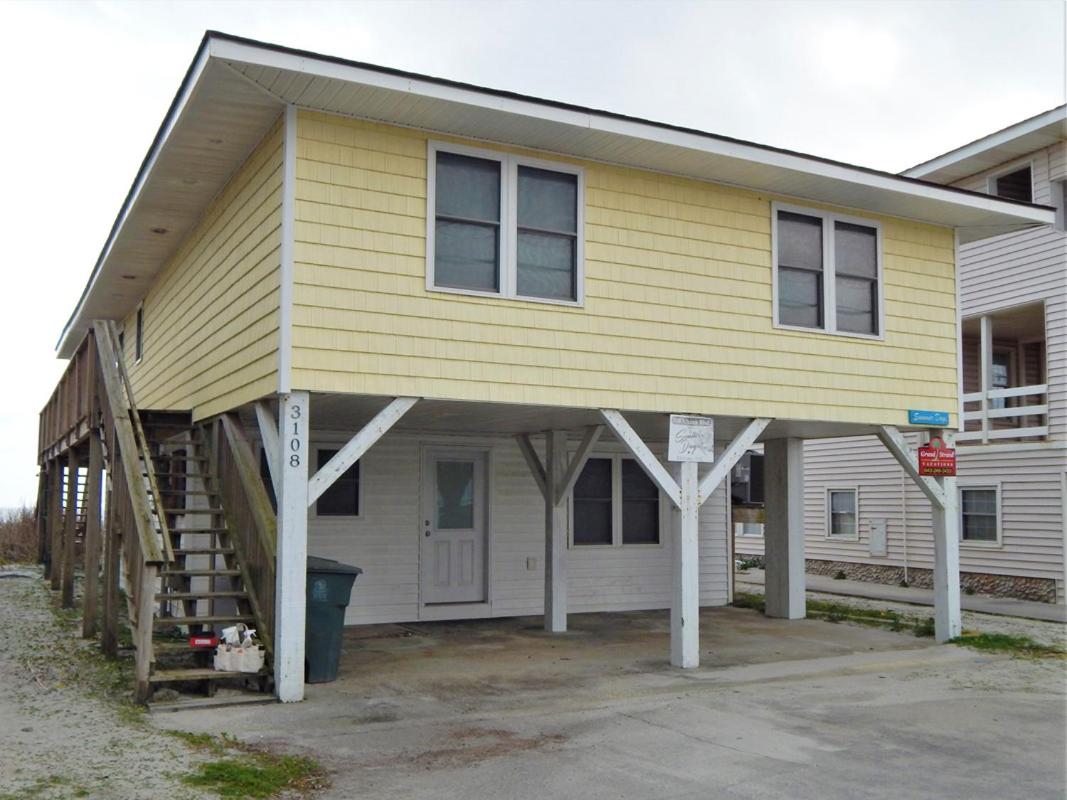 Oceanfront 3BR • Upper-Level Duplex • Porch Over the Beach Summer Days Upstairs