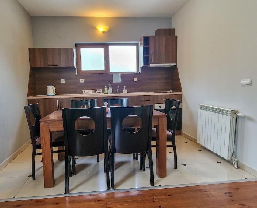 Villa Deja Vu Private Jacuzzi & Sauna, Fireplace, 3 Bedrooms, near Bansko