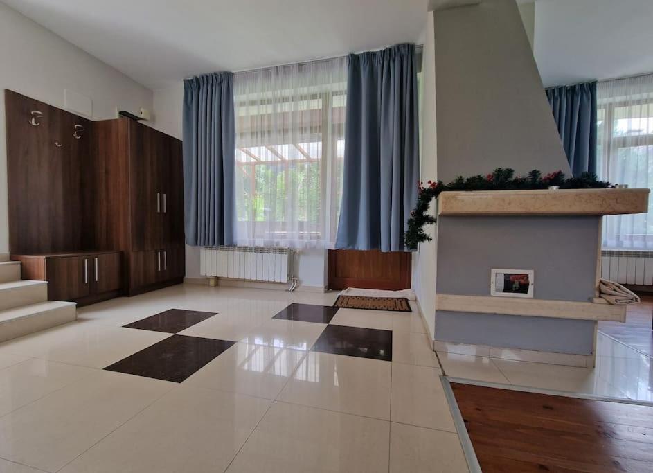 Villa Deja Vu Private Jacuzzi & Sauna, Fireplace, 3 Bedrooms, near Bansko