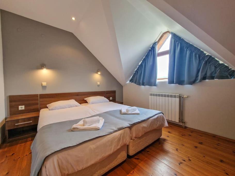 Villa Deja Vu Private Jacuzzi & Sauna, Fireplace, 3 Bedrooms, near Bansko