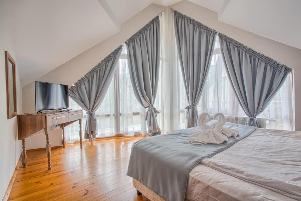 Villa Deja Vu Private Jacuzzi & Sauna, Fireplace, 3 Bedrooms, near Bansko