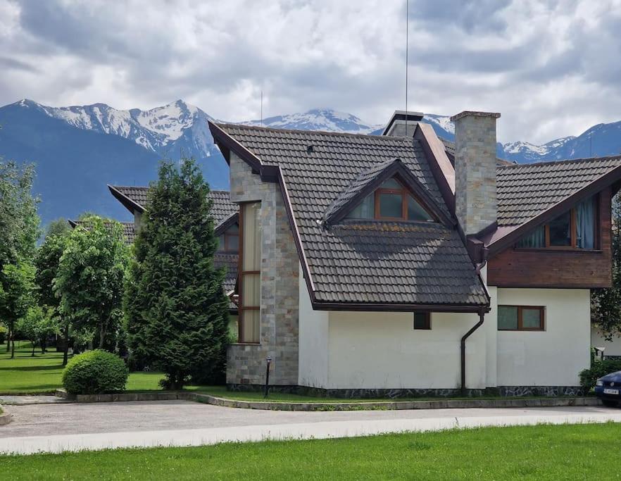 Villa Deja Vu Private Jacuzzi & Sauna, Fireplace, 3 Bedrooms, near Bansko