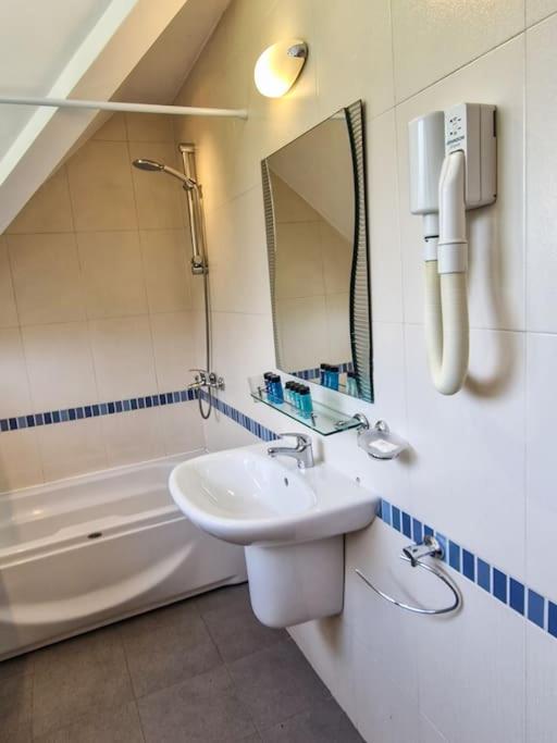 Villa Deja Vu Private Jacuzzi & Sauna, Fireplace, 3 Bedrooms, near Bansko
