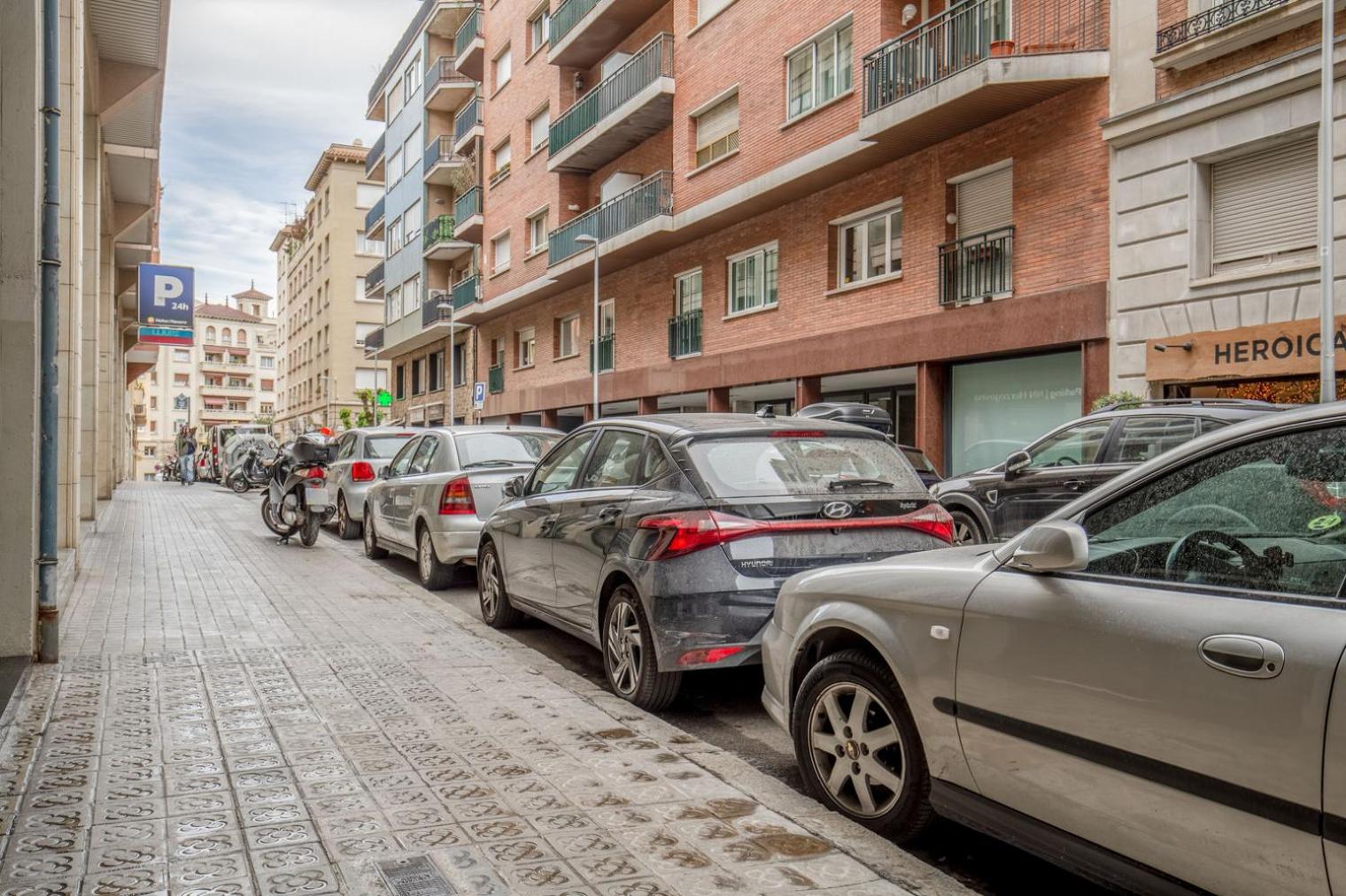 Blueground El Putxet i el Farró furnished BCN-96