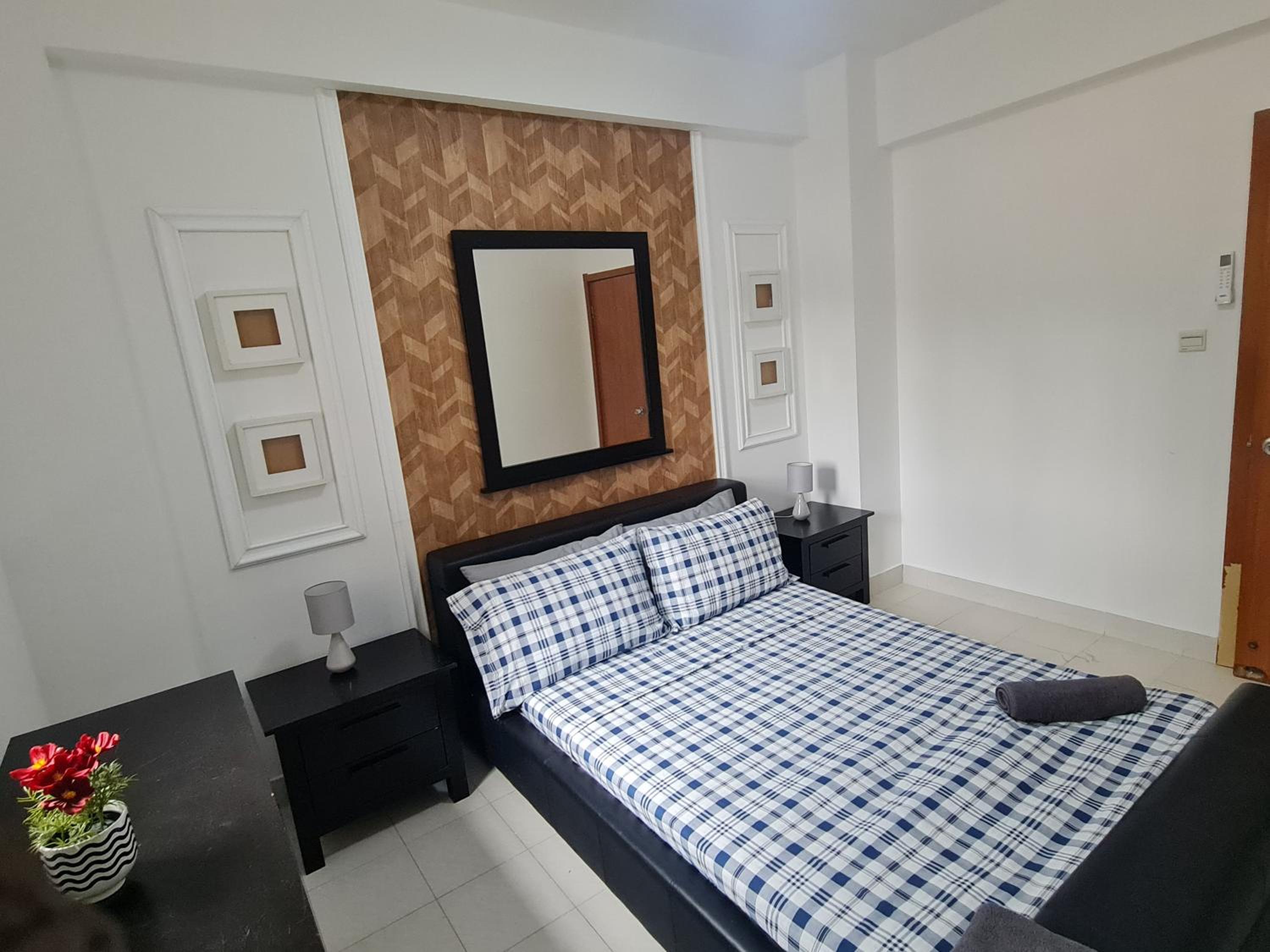 3 Bed Apartment - Sleeps 6 - Free Parking