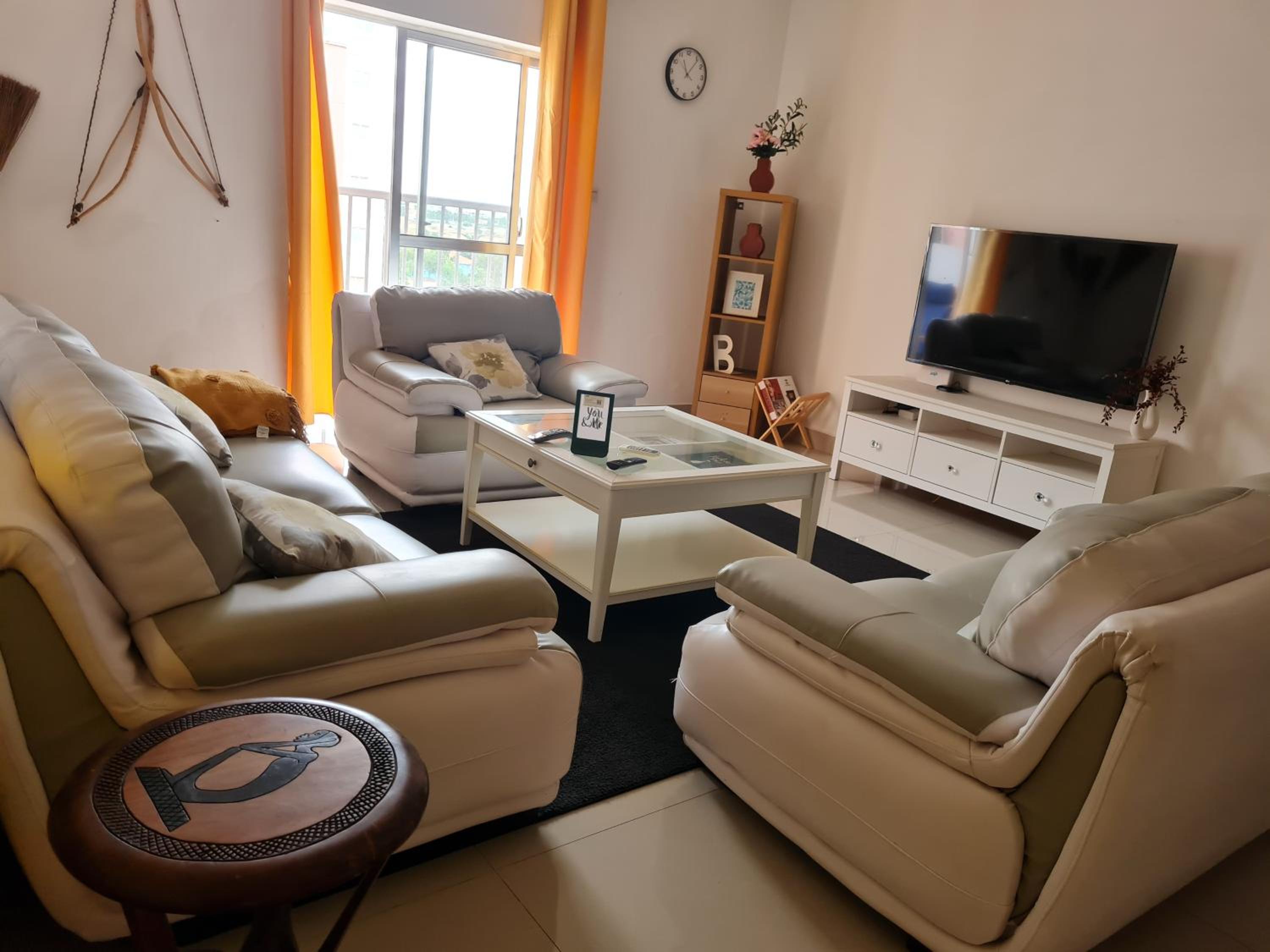 3-Bed Apartment - Sleeps 6 - Free Parking