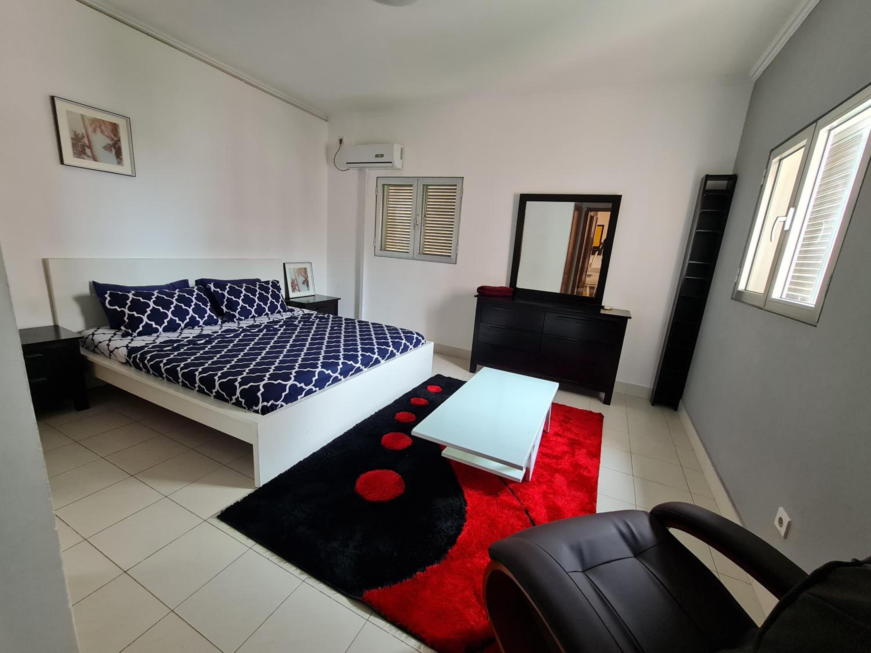 3-Bed Apartment - Sleeps 6 - Free Parking