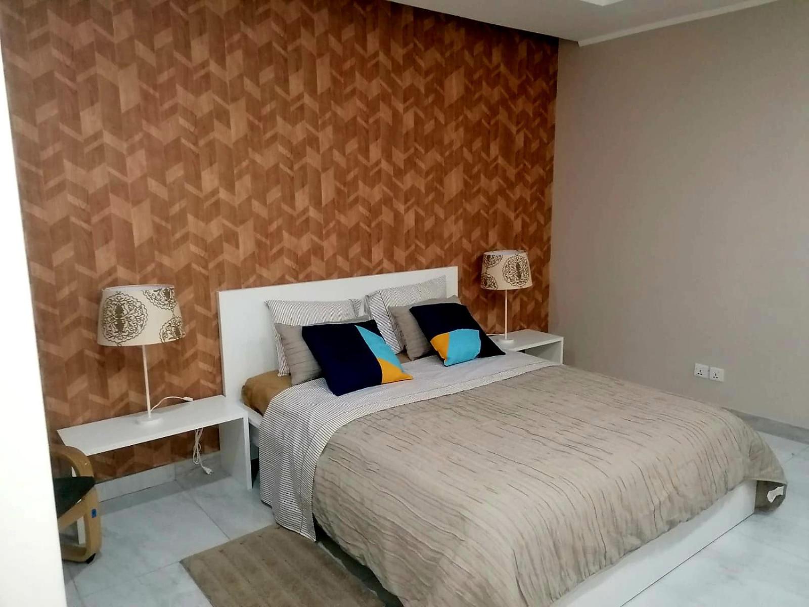 Guest House Sleeps 14 with Terrace