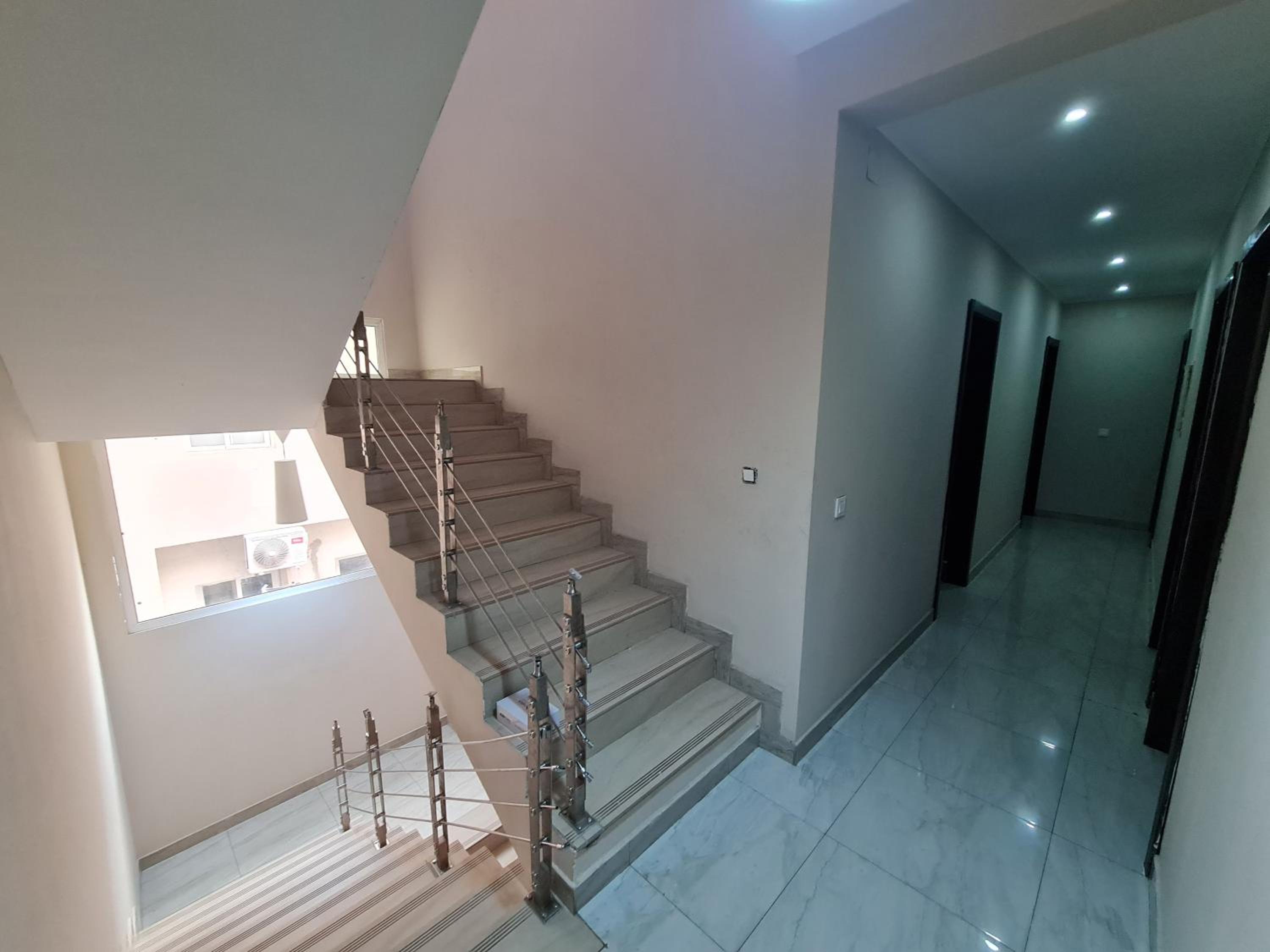 Guest House Sleeps 14 with Terrace